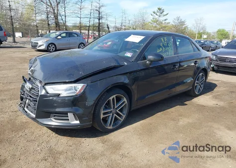 2018 Audi A3 2.0T Premium/2.0T Tech Premium z USA, uszkodzony, nr VIN WAUAUGFF9J1015540